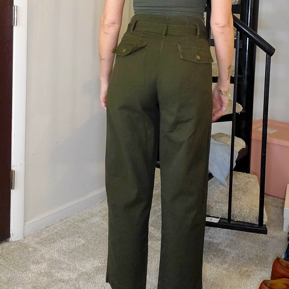 Banana Republic Olive Straight Leg Pants - Picture 7 of 8